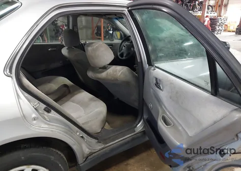 2001 Honda Accord Value Package z USA, uszkodzony, nr VIN 1HGCF86601A094755